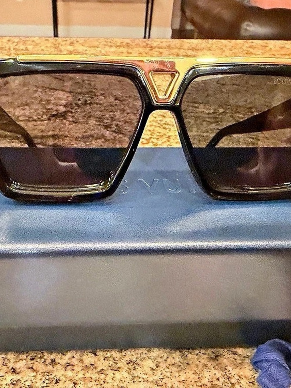 Louis Vuitton 1.1 Evidence Oversized Square Sunglasses Black & Gold Like New